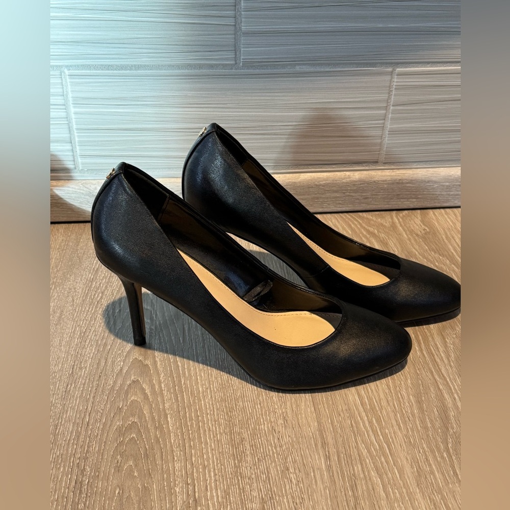 Express Heels - Picture 2 of 5